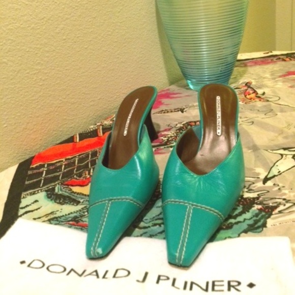 donald pliner ding heels